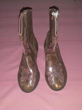Young Girls Boots side zipper size 3